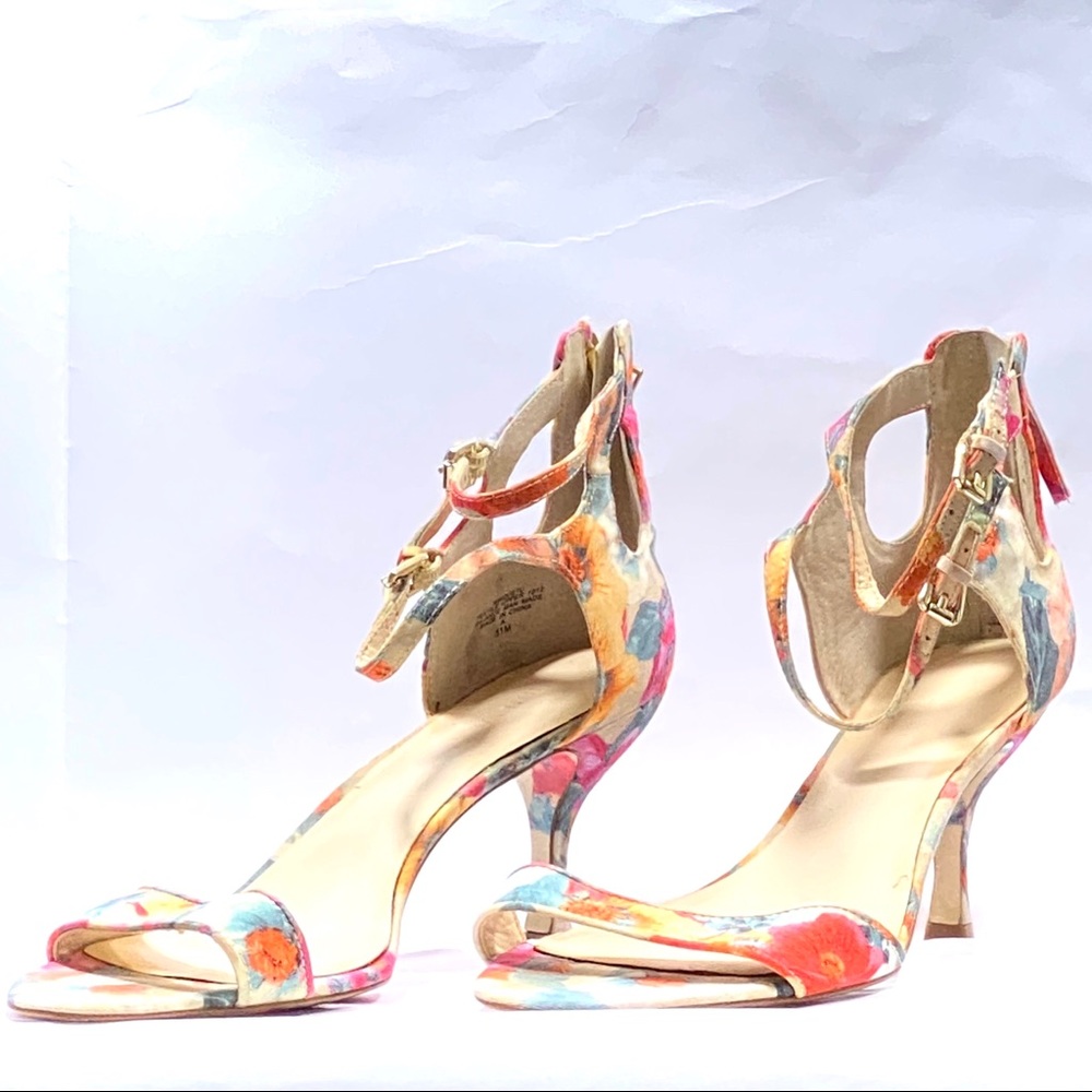 Nine West FLORAL print ankle strap, zipper back sandals size 11